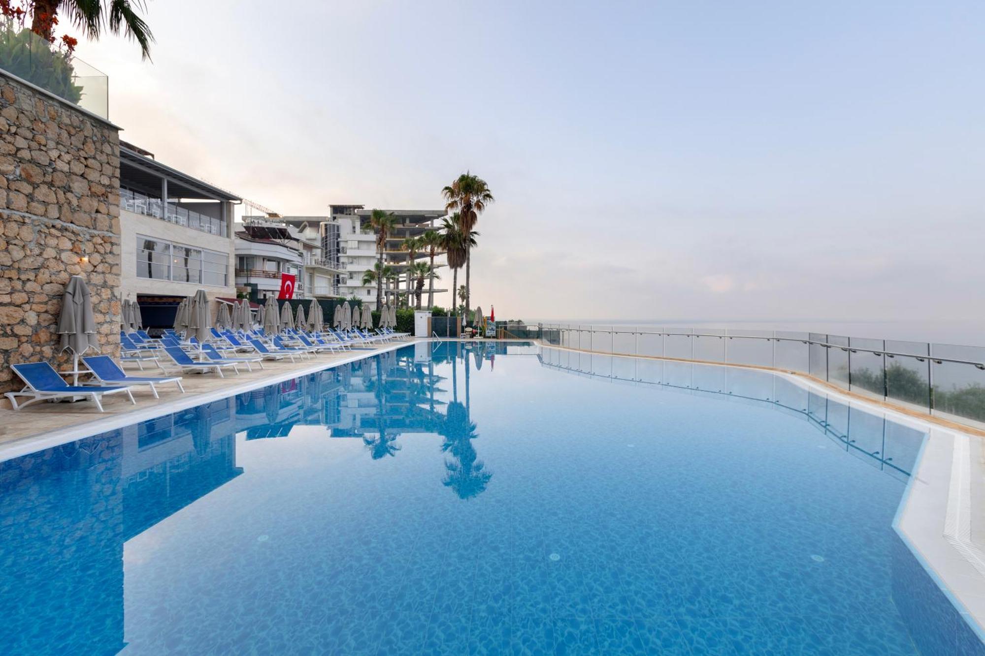 Ramada Plaza Antalya Hotel Exterior photo